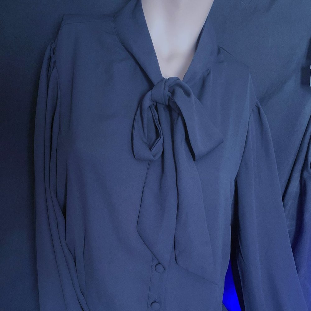 Unique Vintage Women’s Black Neck Tie Gwen Blouse Large